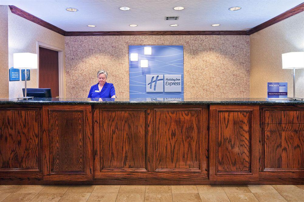 Holiday Inn Express & Suites Midwest City By Ihg Интериор снимка