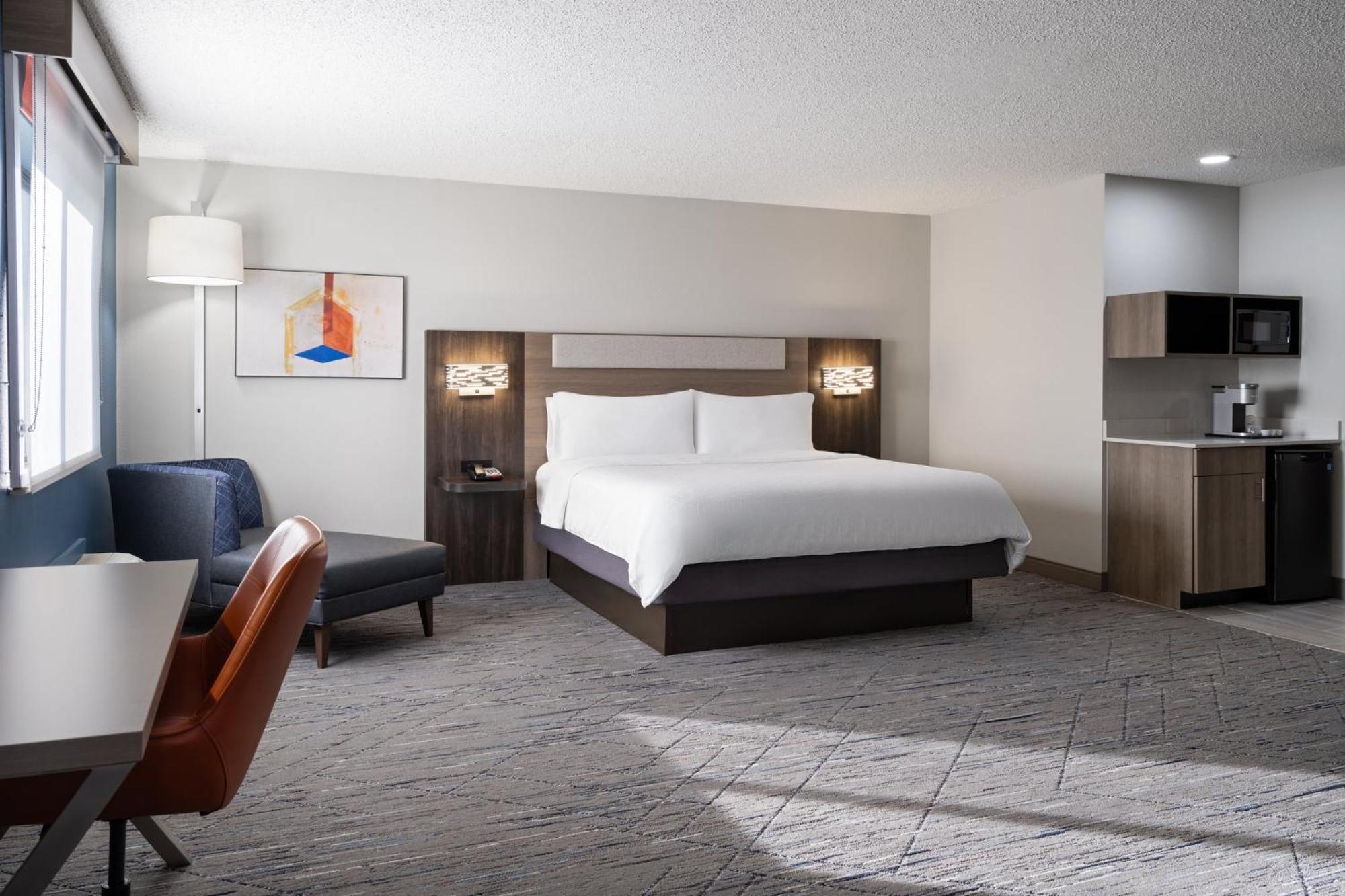 Holiday Inn Express & Suites Midwest City By Ihg Екстериор снимка