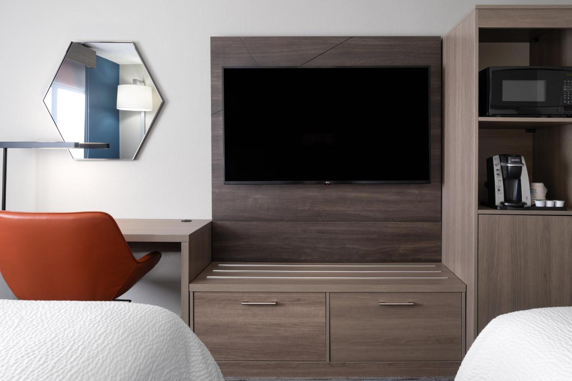 Holiday Inn Express & Suites Midwest City By Ihg Екстериор снимка