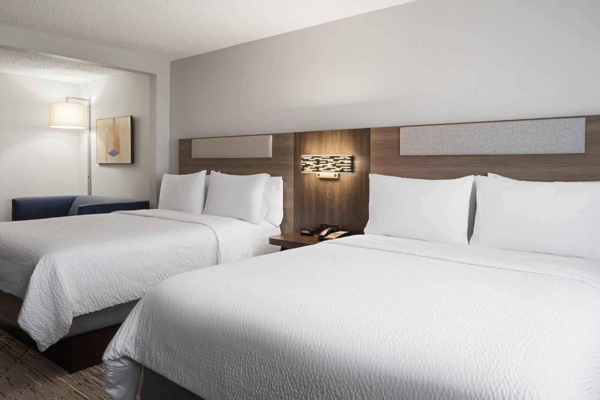 Holiday Inn Express & Suites Midwest City By Ihg Екстериор снимка