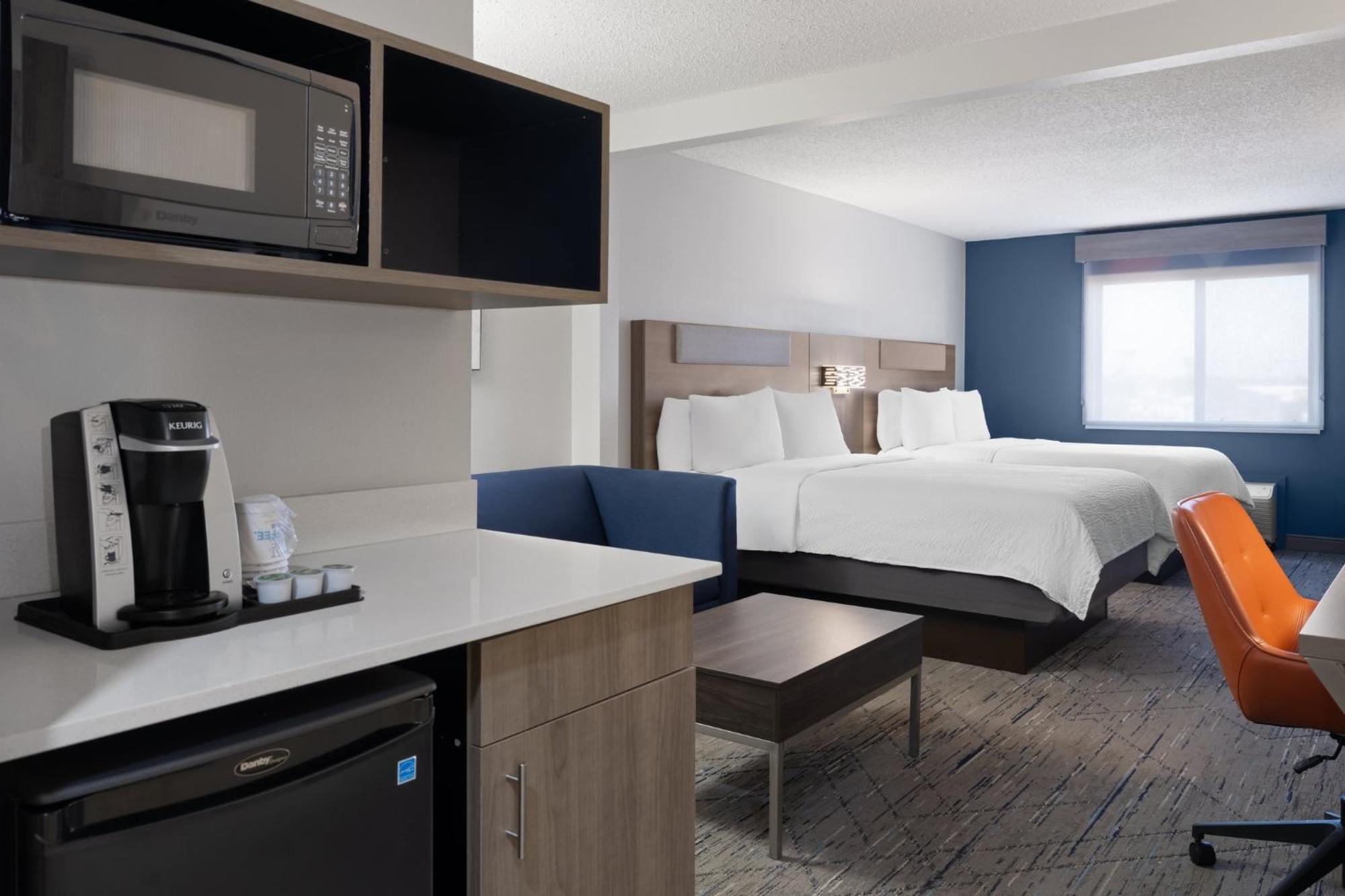 Holiday Inn Express & Suites Midwest City By Ihg Екстериор снимка