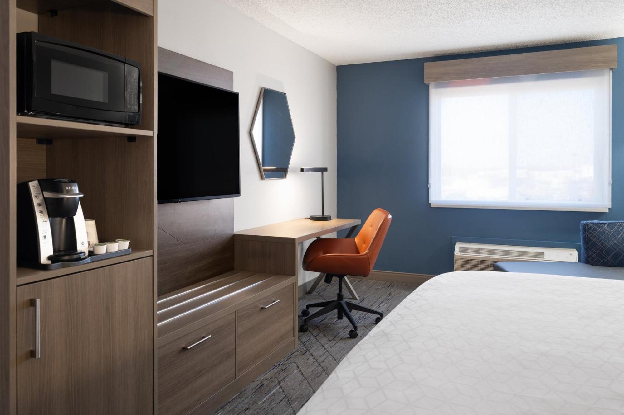 Holiday Inn Express & Suites Midwest City By Ihg Екстериор снимка